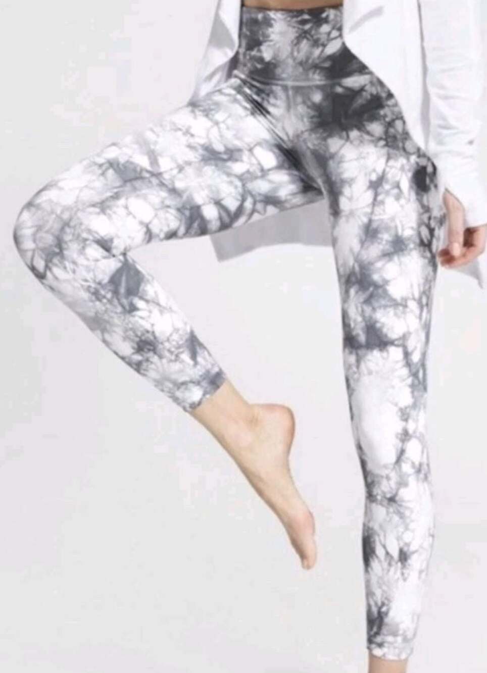 Athleta Tie-Dye High-Rise 7/8 Length Leggings, size Small Petite